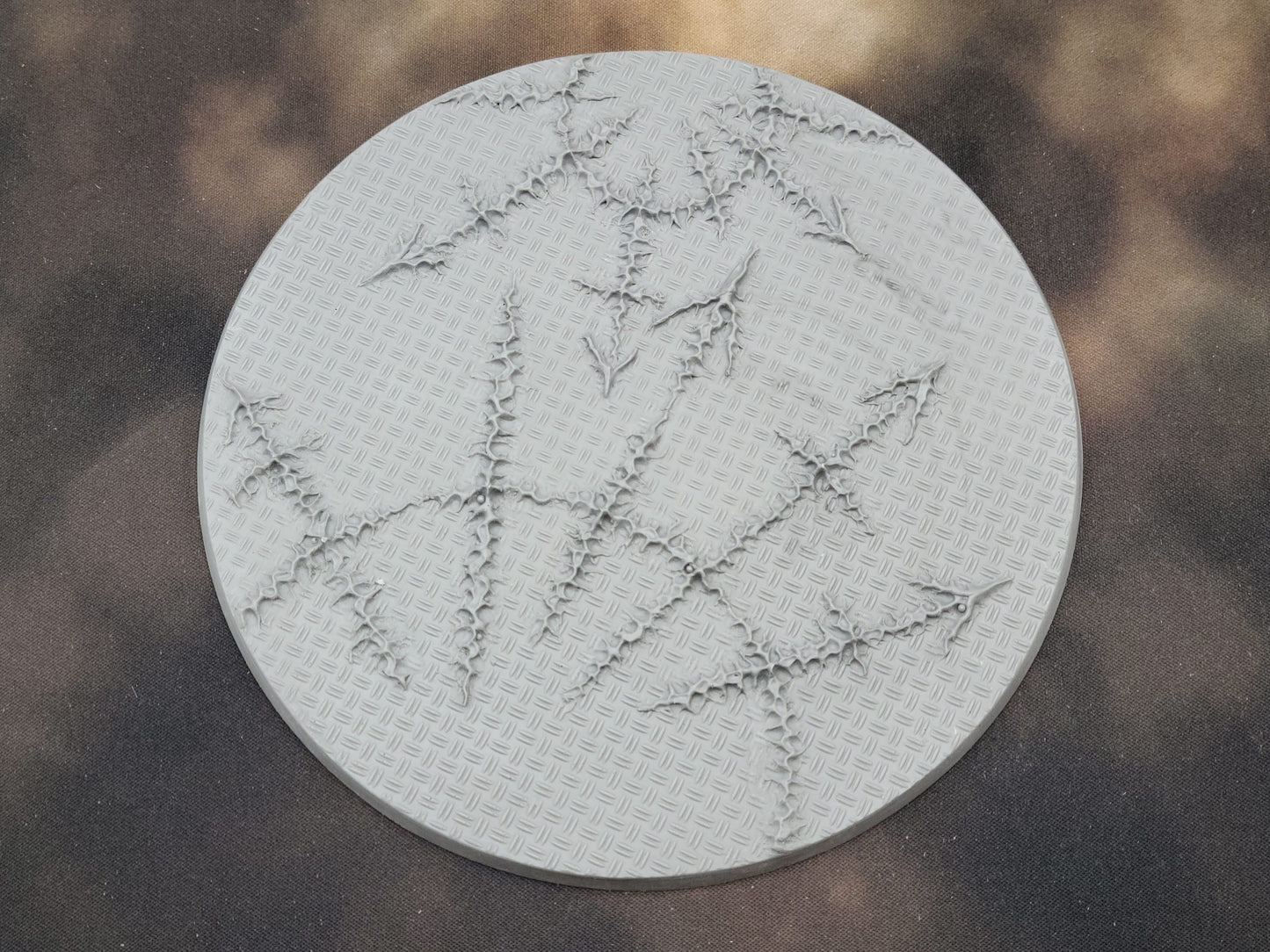 Chaos Diamond Plate - Round Bases