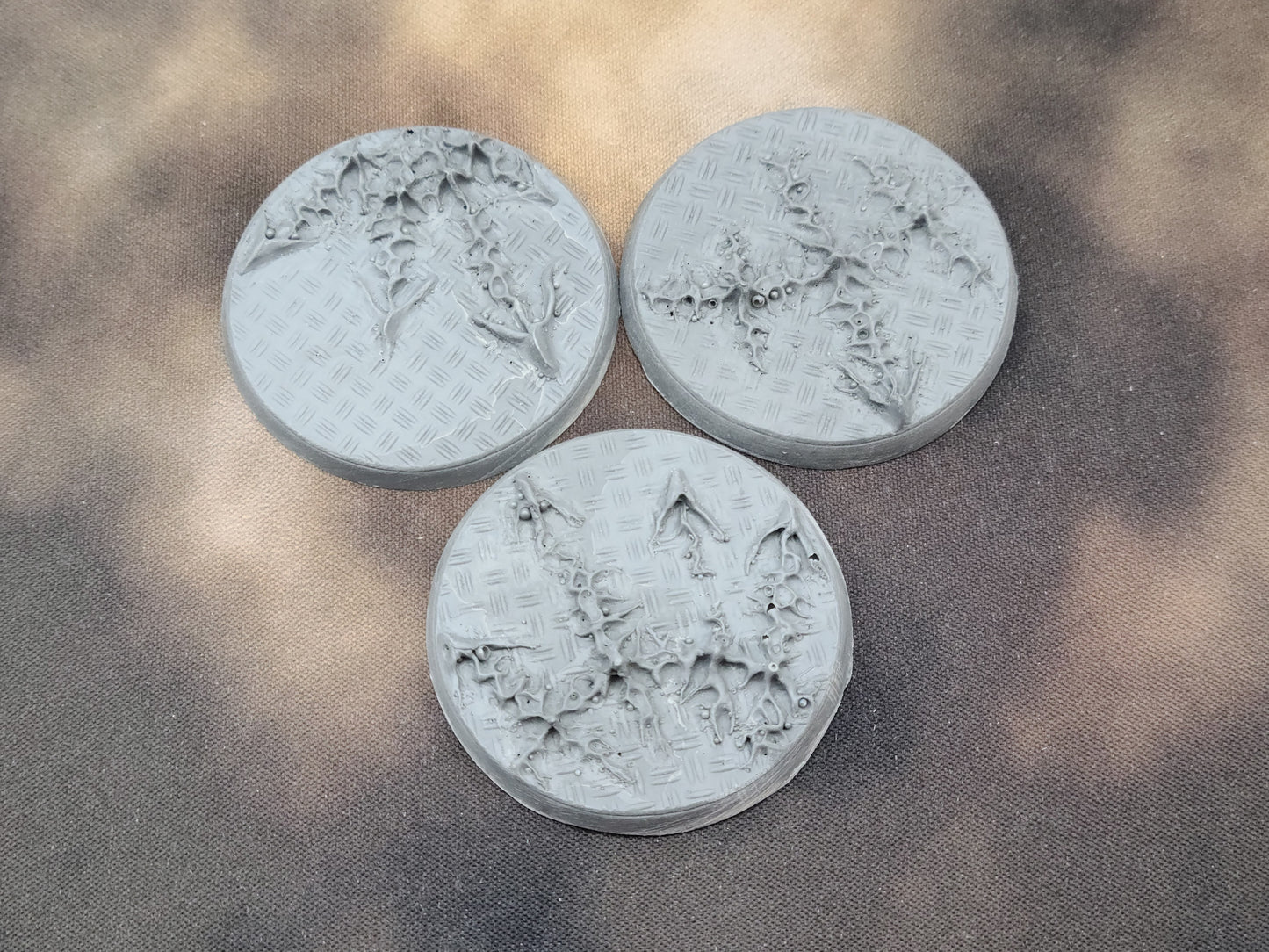 Chaos Diamond Plate - Round Bases