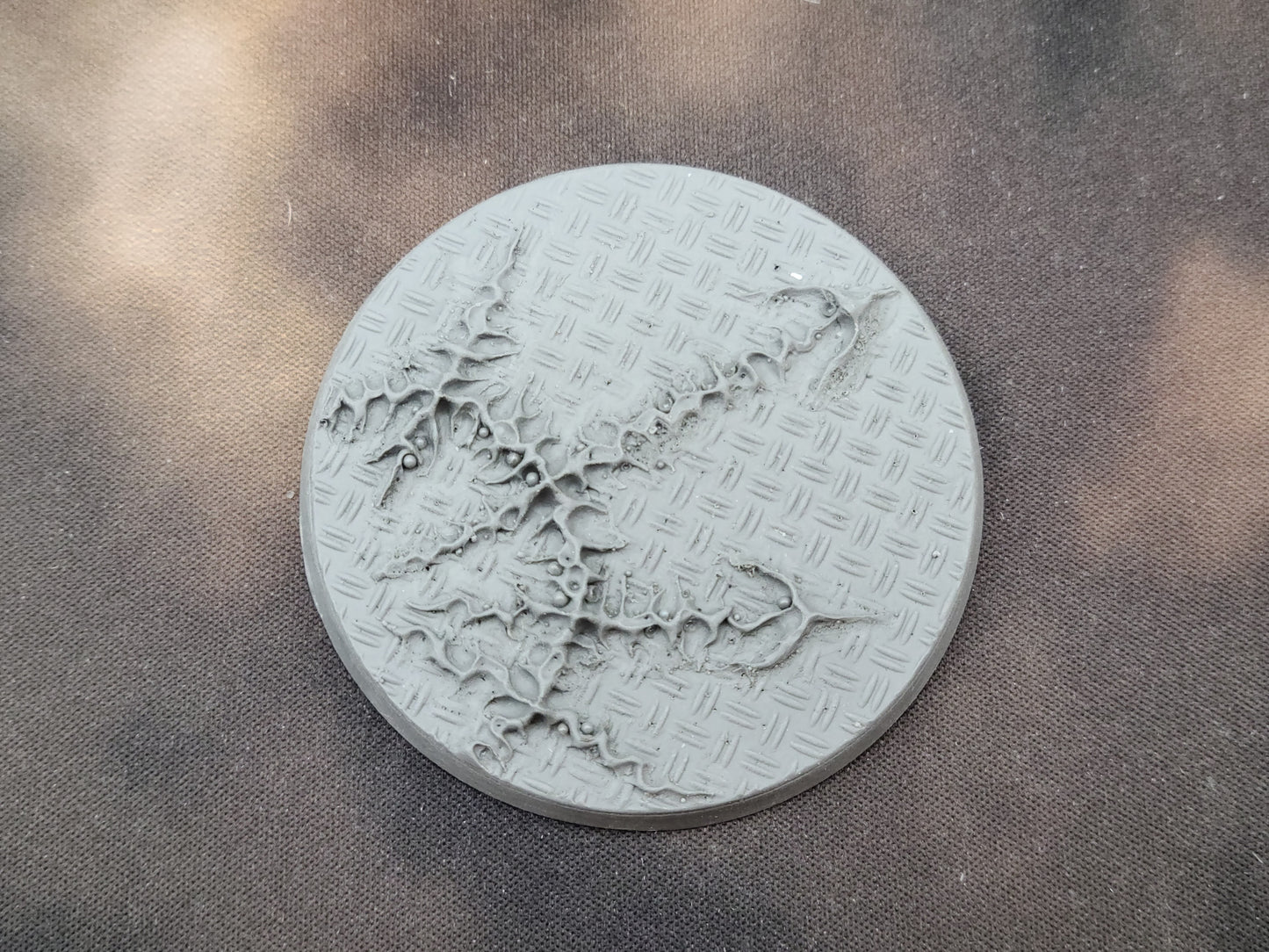 Chaos Diamond Plate - Round Bases