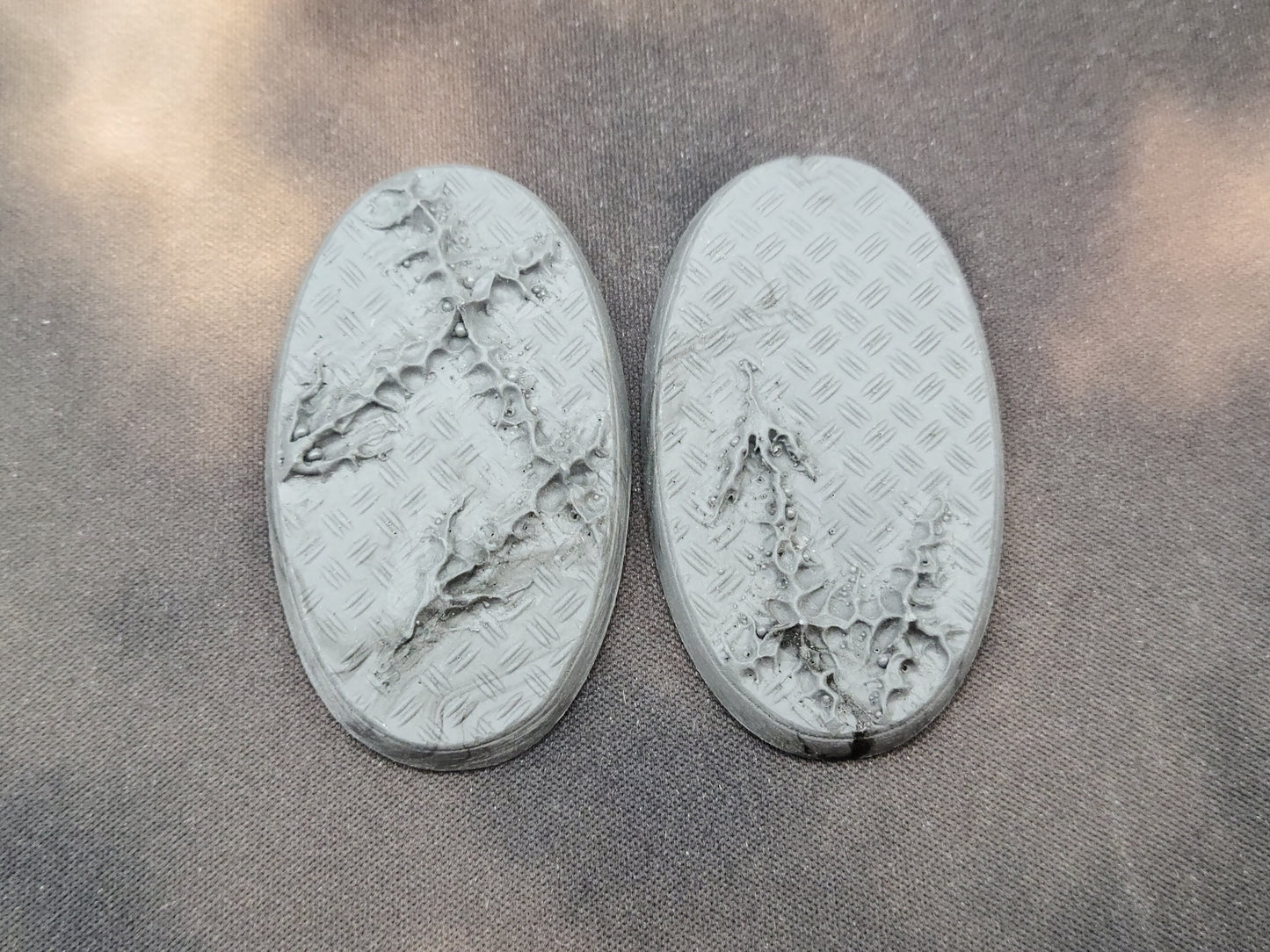 Chaos Diamond Plate - Round Bases
