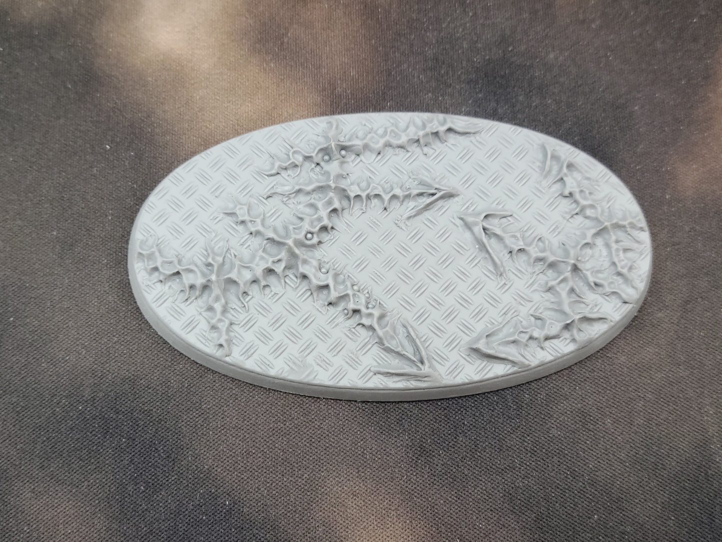 Chaos Diamond Plate - Round Bases